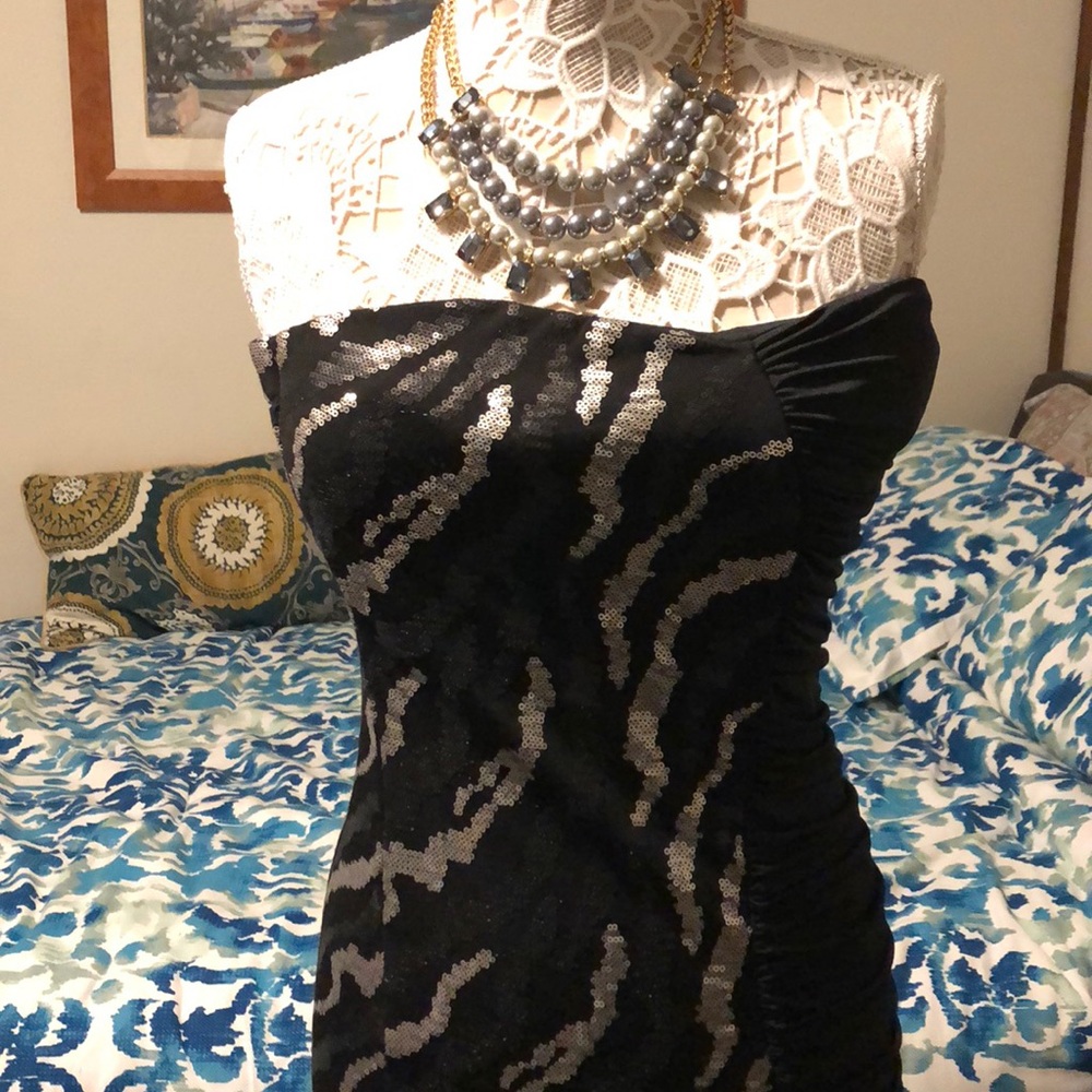 Black and silver sequins dress - Picture 5 of 6